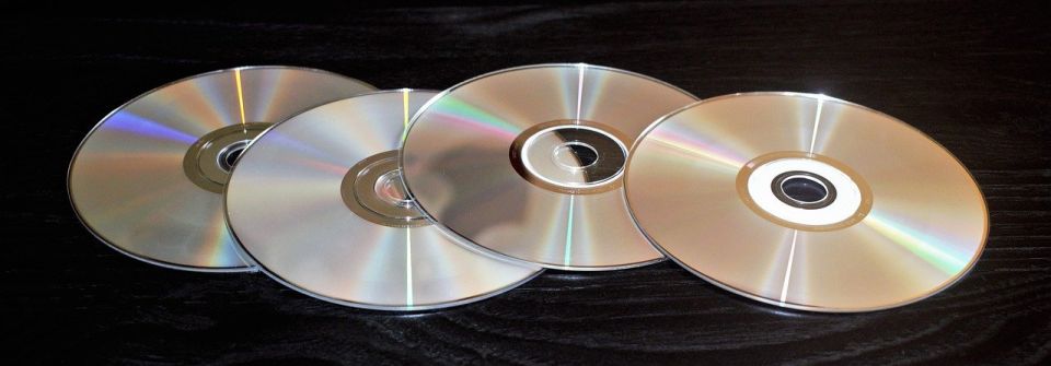 CDs und DVDs